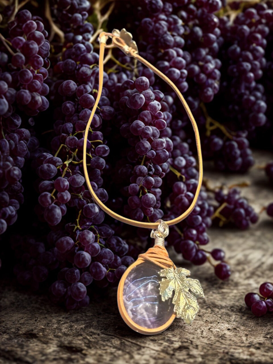 
                  
                    Collar "Cepa Amatista" Edición Especial Vinos Palafox
                  
                